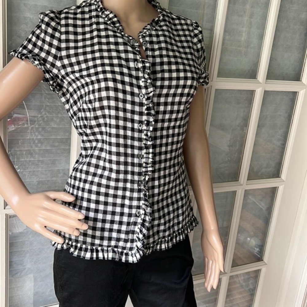 Gap gingham black white check ruffle button-down top